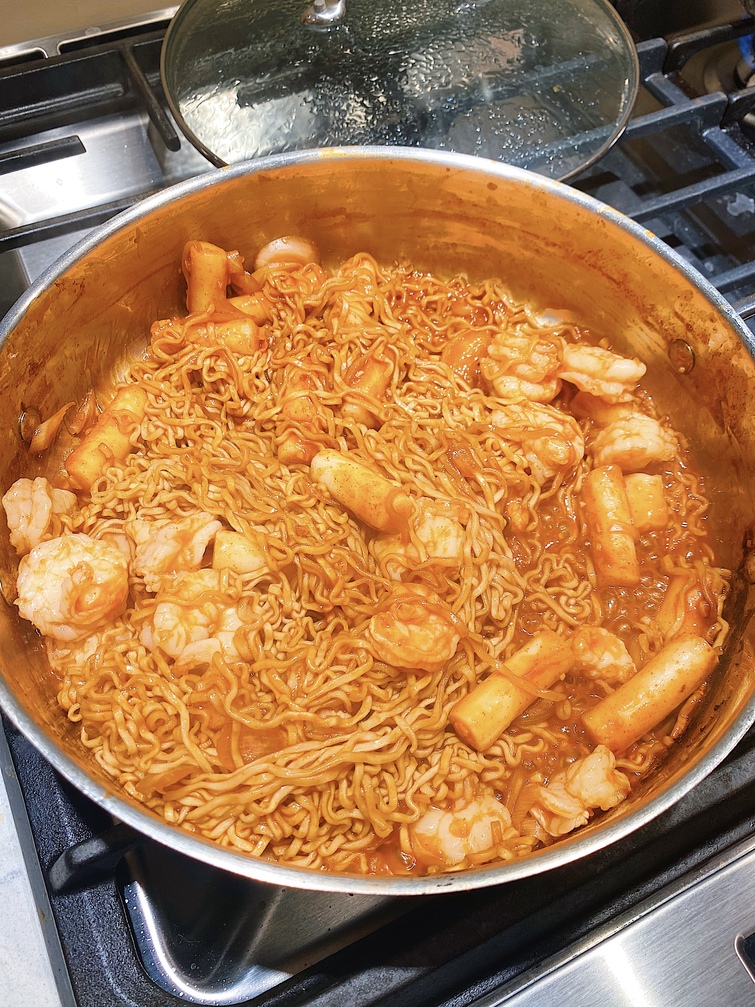 spicy shrimp rabokki whole pot